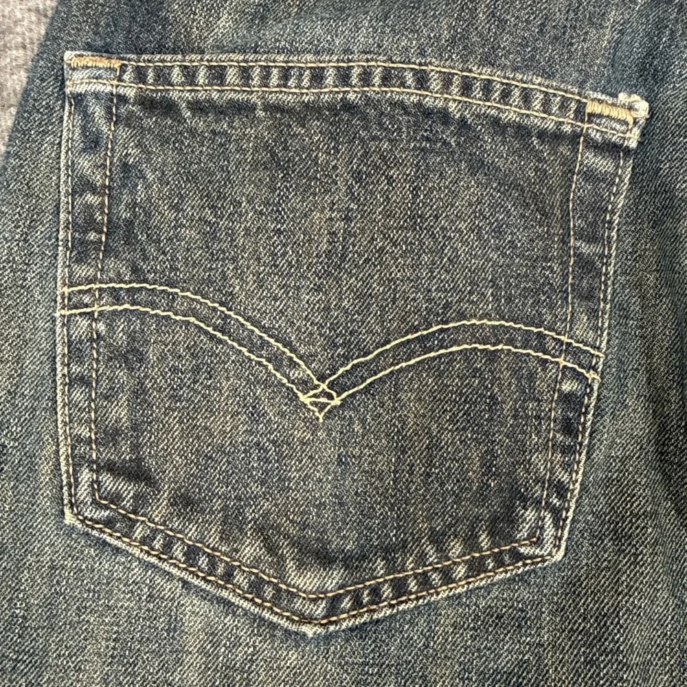 Levi's 501 Jeans‎ Mens 36x32 Blue Denim Button Fly Straight Leg Faded Distressed